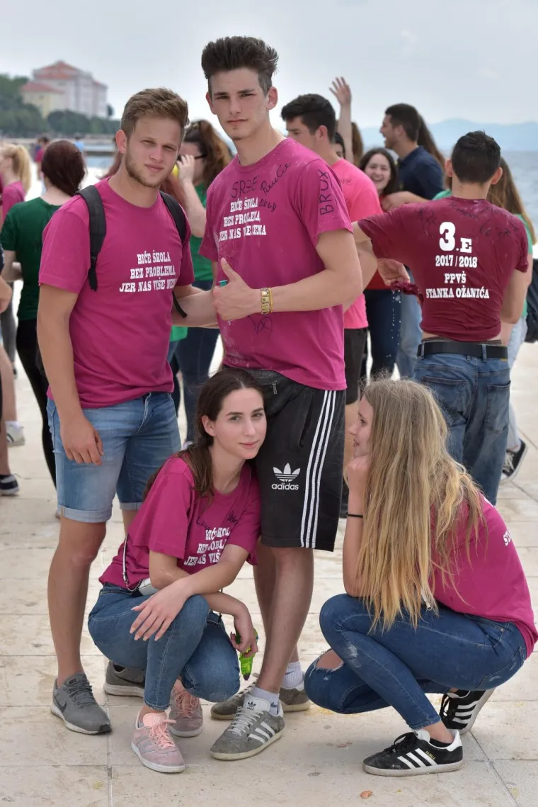 Veliki foto izvje&scaron;taj: pogledajte kako su maturanti proslavili zadnji dan diljem Hrvatske