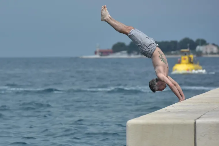 Veliki foto izvje&scaron;taj: pogledajte kako su maturanti proslavili zadnji dan diljem Hrvatske
