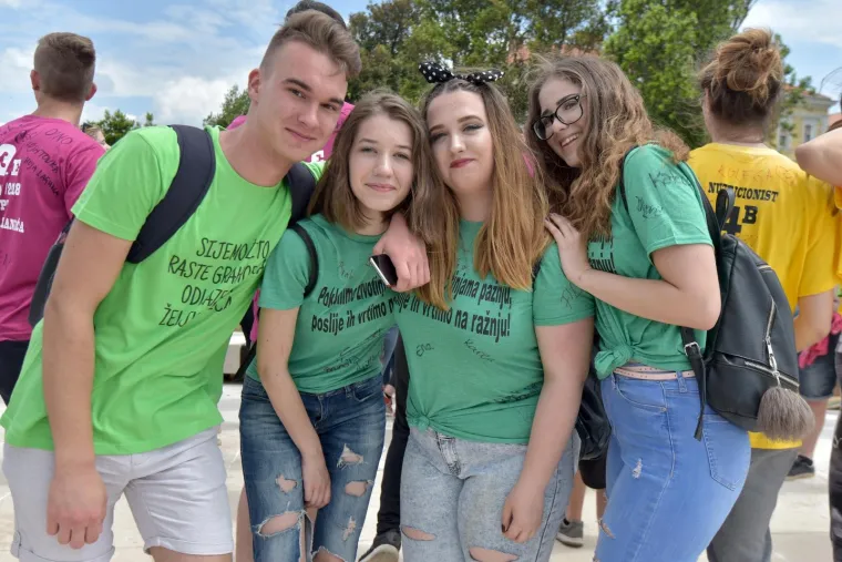 Veliki foto izvje&scaron;taj: pogledajte kako su maturanti proslavili zadnji dan diljem Hrvatske