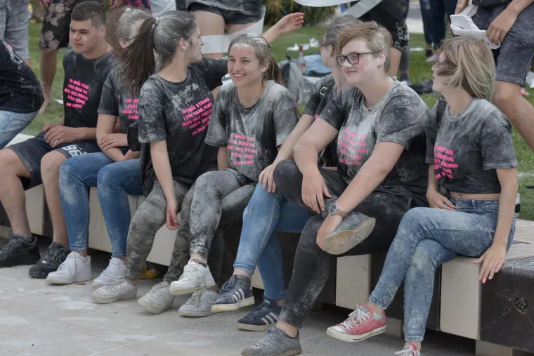 Veliki foto izvje&scaron;taj: pogledajte kako su maturanti proslavili zadnji dan diljem Hrvatske