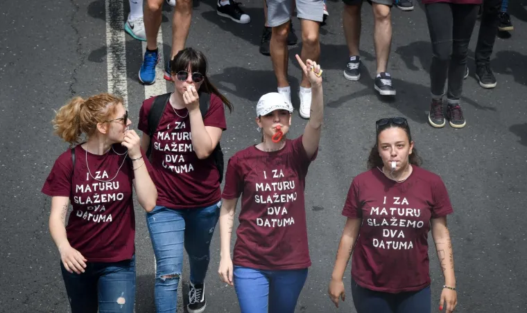 Veliki foto izvje&scaron;taj: pogledajte kako su maturanti proslavili zadnji dan diljem Hrvatske