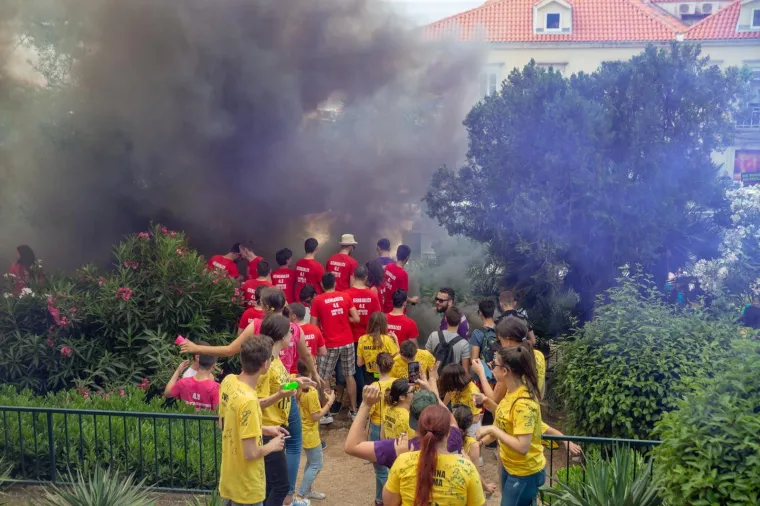 Veliki foto izvje&scaron;taj: pogledajte kako su maturanti proslavili zadnji dan diljem Hrvatske