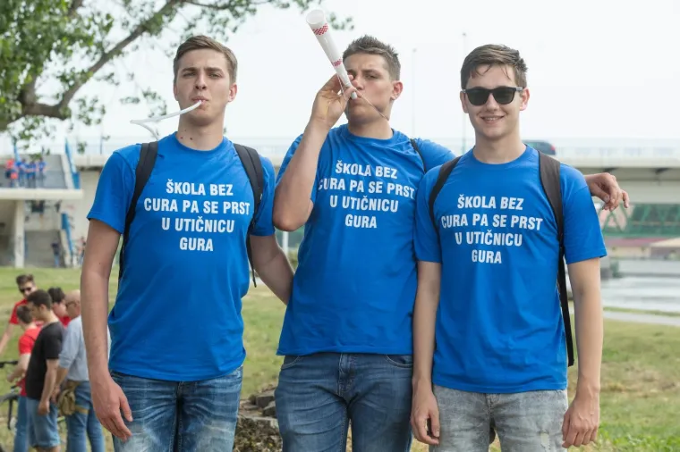 Veliki foto izvje&scaron;taj: pogledajte kako su maturanti proslavili zadnji dan diljem Hrvatske