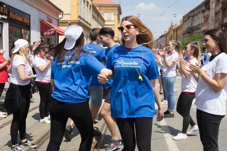 Veliki foto izvje&scaron;taj: pogledajte kako su maturanti proslavili zadnji dan diljem Hrvatske