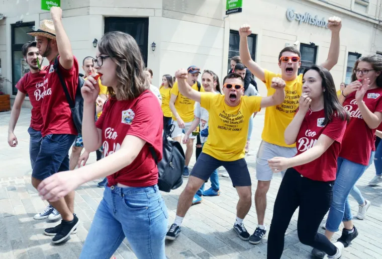 Veliki foto izvje&scaron;taj: pogledajte kako su maturanti proslavili zadnji dan diljem Hrvatske