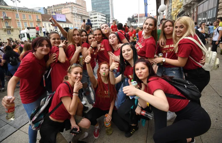 Veliki foto izvje&scaron;taj: pogledajte kako su maturanti proslavili zadnji dan diljem Hrvatske