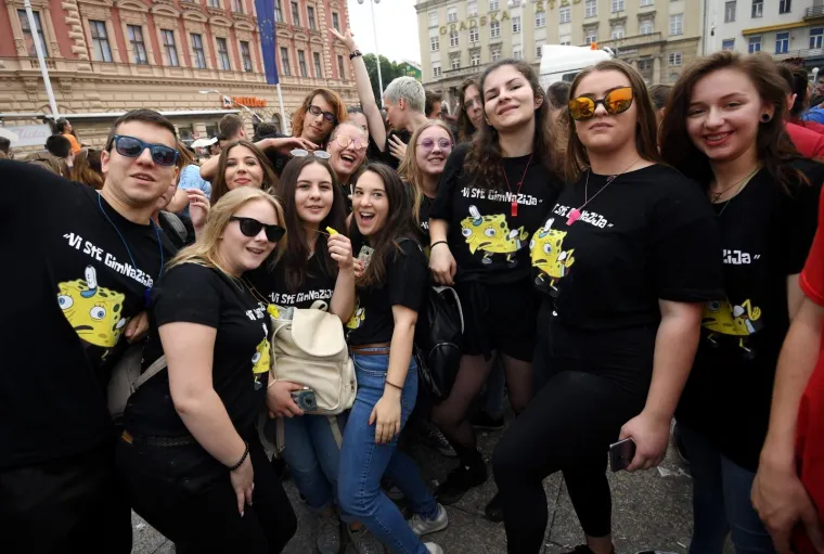 Veliki foto izvje&scaron;taj: pogledajte kako su maturanti proslavili zadnji dan diljem Hrvatske