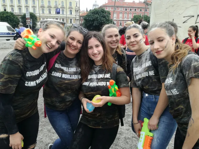 Riječki maturanti slave kraj srednjo&scaron;kolskog obrazovanja