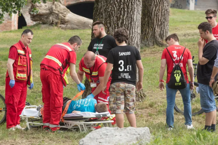 Plesanjem Quadrille maturanti obilježili posljednji dan srednje &scaron;kole u Osijeku