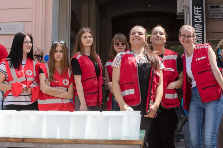 Plesanjem Quadrille maturanti obilježili posljednji dan srednje &scaron;kole u Osijeku
