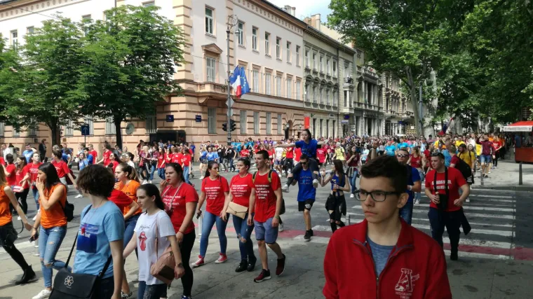 Okupljanje maturanata na Trgu bana Jelačića u Zagrebu