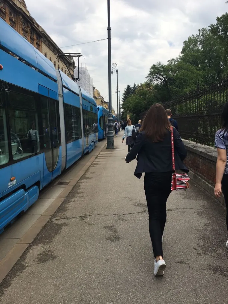 Okupljanje maturanata na Trgu bana Jelačića u Zagrebu