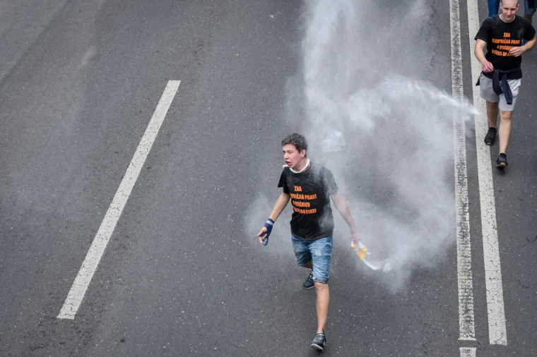 Okupljanje maturanata na Trgu bana Jelačića u Zagrebu