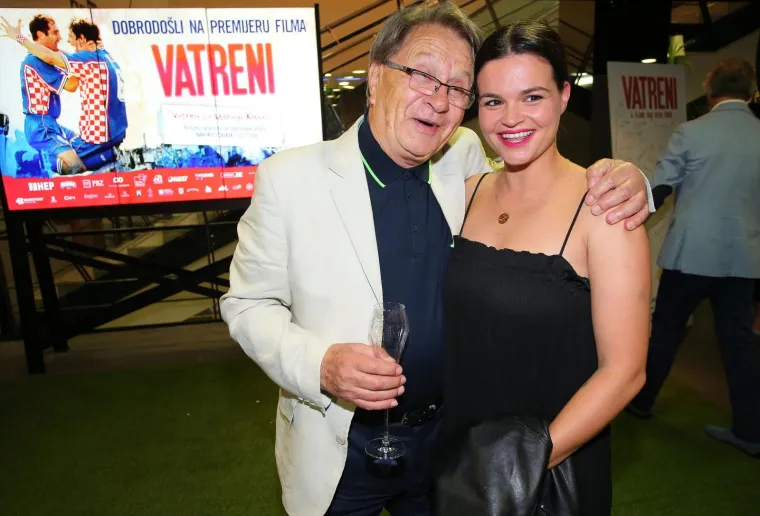 U Kaptol Boutique kinu premijerno je prikazan dokumentarni film Vatreni, koji je povodom 20 godina od hrvatske bronce na SP-u Francuskoj napravili Meksikanci predvođeni redateljem Edsonom Ramirezom.