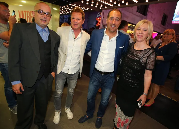 U Kaptol Boutique kinu premijerno je prikazan dokumentarni film Vatreni, koji je povodom 20 godina od hrvatske bronce na SP-u Francuskoj napravili Meksikanci predvođeni redateljem Edsonom Ramirezom.