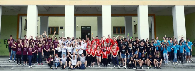 MATURANTI SLAVE ZADNJI DAN NASTAVE: Pogledajte fotografije po gradovima