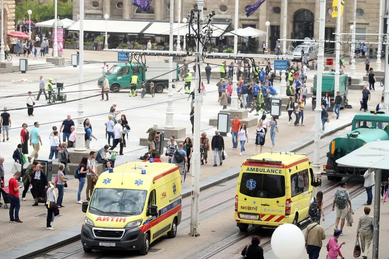 Sredi&scaron;nji zagrebački trg nakon &scaron;to su maturanti krenuli prema Bundeku