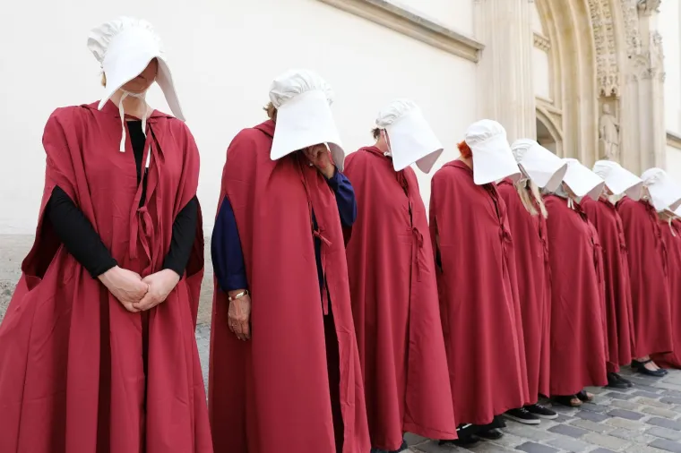 SLUŠKINJE OPET OKUPIRALE MARKOV TRG: 'Tražimo hitnu primjenu Istanbulske konvencije'