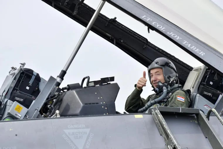 Ministar Krstičević u SAD letio u borbenom zrakoplovu F-16