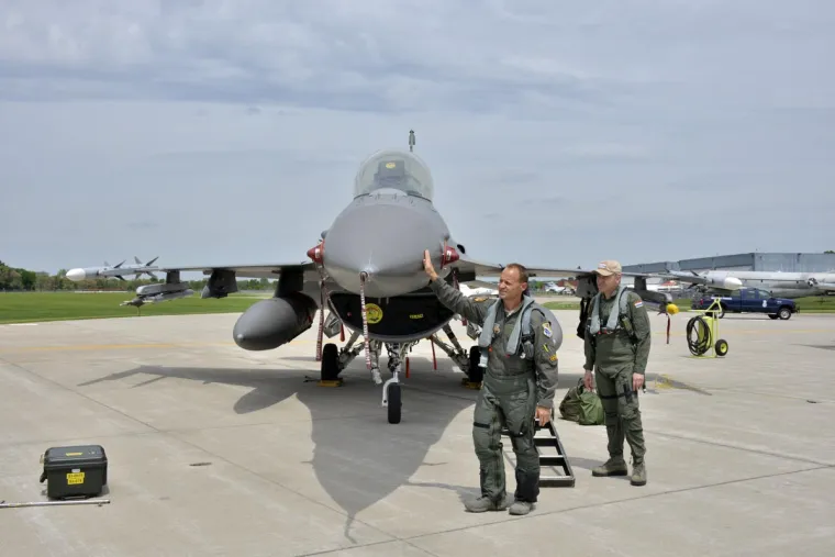 Damir Krstičević prvi hrvatski ministar obrane koji je imao prilike letjeti u američkom F-16