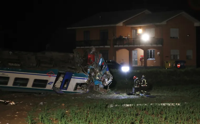 Stravična nesreća: vlak naletio na kamion koji se zaglavio na željezničkom prijelazu