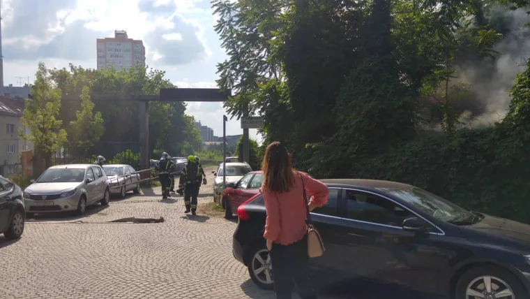 Požar na Tre&scaron;njevci: Vatrogasci brzom reakcijom ugasili vatru