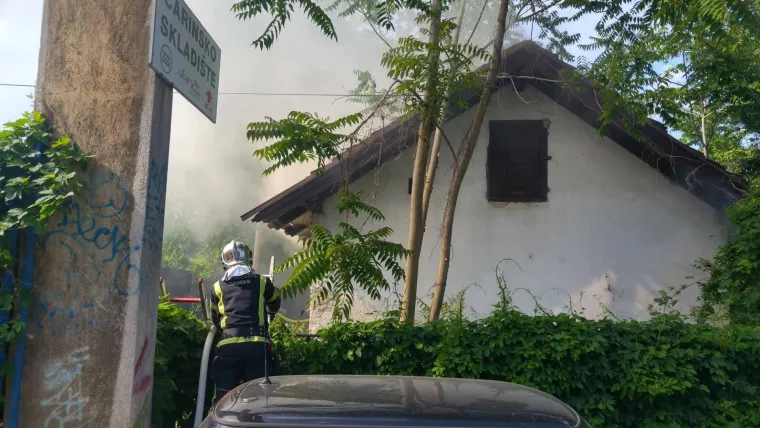 Požar na Tre&scaron;njevci: Vatrogasci brzom reakcijom ugasili vatru