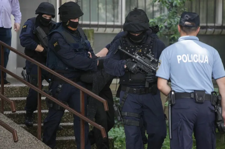 OVO JE MUŠKARAC KOJI JE JUTROS PUCAO U UTRINI: Nakon pucnjave je zaspao u stanu, policija ga uhitila nakon nekoliko sati