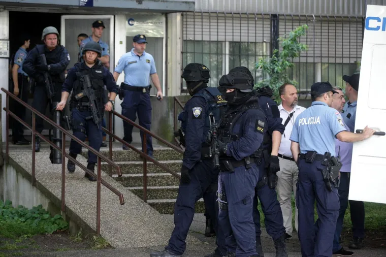 OVO JE MU&Scaron;KARAC KOJI JE JUTROS PUCAO U UTRINI: Nakon pucnjave je zaspao u stanu, policija ga uhitila nakon nekoliko sati