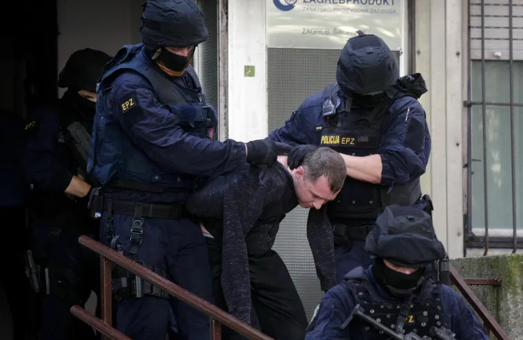 OVO JE MU&Scaron;KARAC KOJI JE JUTROS PUCAO U UTRINI: Nakon pucnjave je zaspao u stanu, policija ga uhitila nakon nekoliko sati