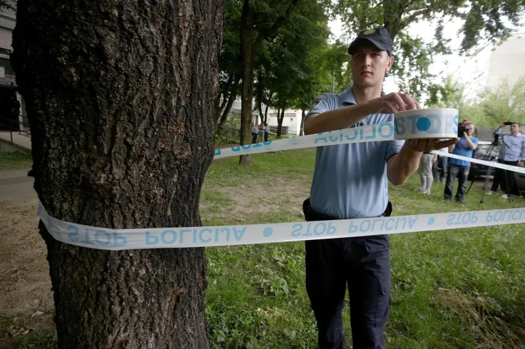 Pucnjava u Utrinama: policija traga za nepoznatim počiniteljem po haustorima u Šišićevoj ulici