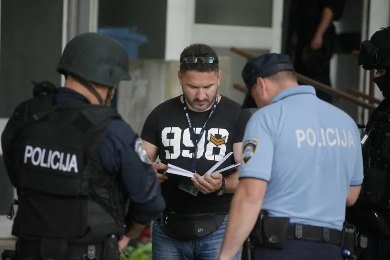 Pucnjava u Utrinama: policija traga za nepoznatim počiniteljem po haustorima u &Scaron;i&scaron;ićevoj ulici