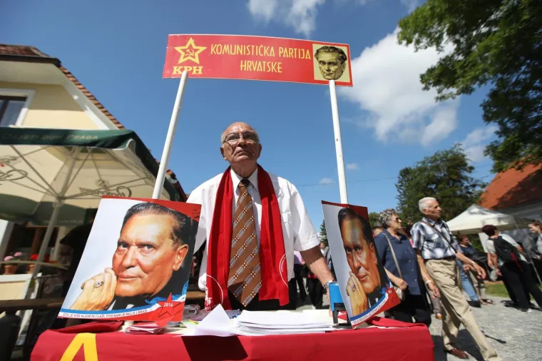 Tisuće ljudi u Kumrovcu slave Dan mladosti