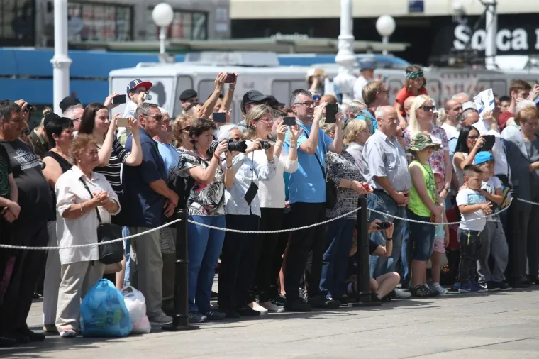 Počasno za&scaron;titna bojna održala prikaz ceremonijalnih radnji na Trgu bana Jelačića