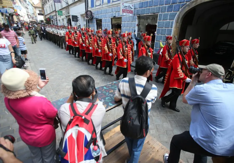 Počasno za&scaron;titna bojna održala prikaz ceremonijalnih radnji na Trgu bana Jelačića
