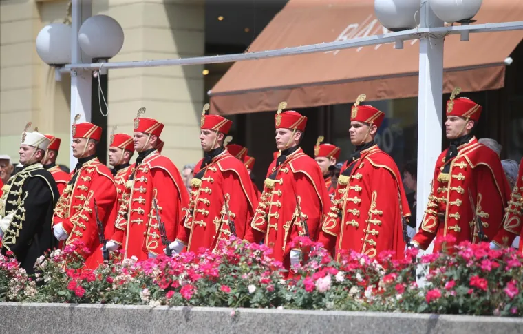 Počasno za&scaron;titna bojna održala prikaz ceremonijalnih radnji na Trgu bana Jelačića