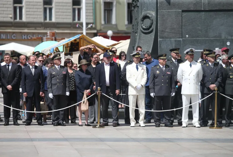 Počasno za&scaron;titna bojna održala prikaz ceremonijalnih radnji na Trgu bana Jelačića