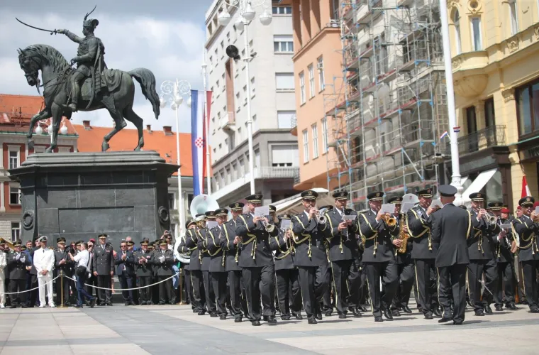 Počasno za&scaron;titna bojna održala prikaz ceremonijalnih radnji na Trgu bana Jelačića