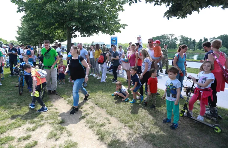 Pi&scaron;tolji, pu&scaron;ke, rakete, helikopteri, radari...pogledajte &scaron;to je sve Hrvatska vojska prezentirala na Jarunu