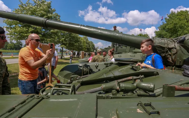 Pi&scaron;tolji, pu&scaron;ke, rakete, helikopteri, radari...pogledajte &scaron;to je sve Hrvatska vojska prezentirala na Jarunu
