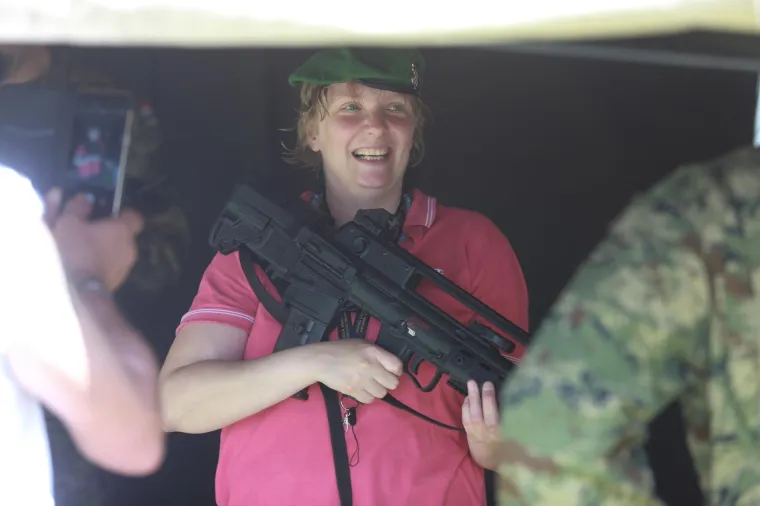 Pi&scaron;tolji, pu&scaron;ke, rakete, helikopteri, radari...pogledajte &scaron;to je sve Hrvatska vojska prezentirala na Jarunu