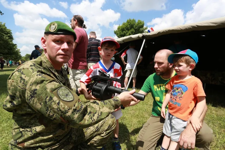 Pi&scaron;tolji, pu&scaron;ke, rakete, helikopteri, radari...pogledajte &scaron;to je sve Hrvatska vojska prezentirala na Jarunu