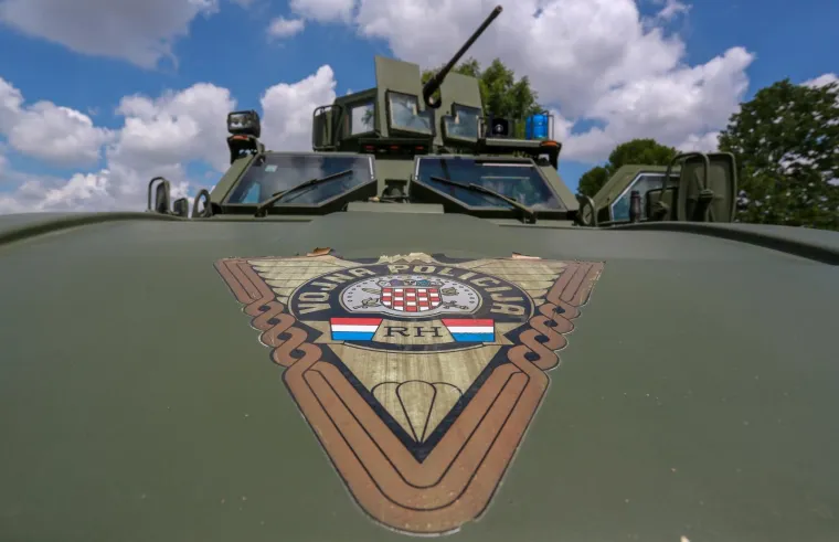 Pi&scaron;tolji, pu&scaron;ke, rakete, helikopteri, radari...pogledajte &scaron;to je sve Hrvatska vojska prezentirala na Jarunu