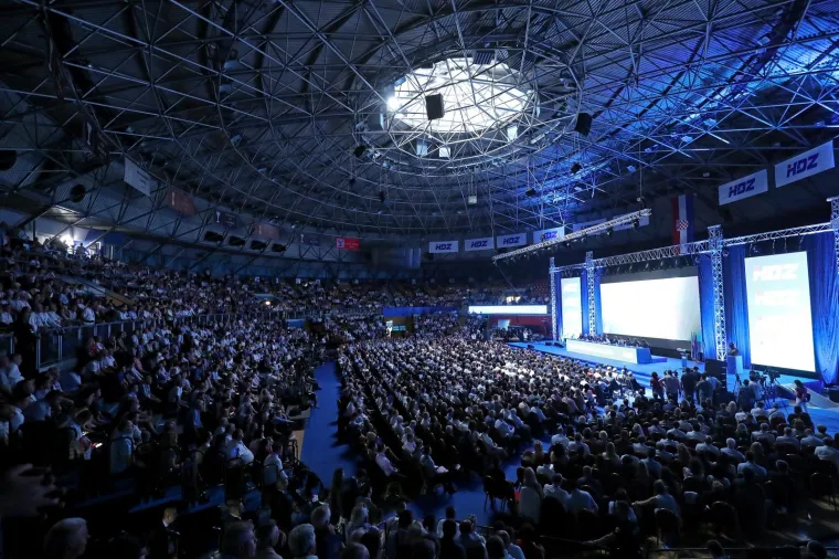 SABOR HDZ-a U CIBONI: Dvorana ovacijama dočekala predsjednika stranke Plenkovića