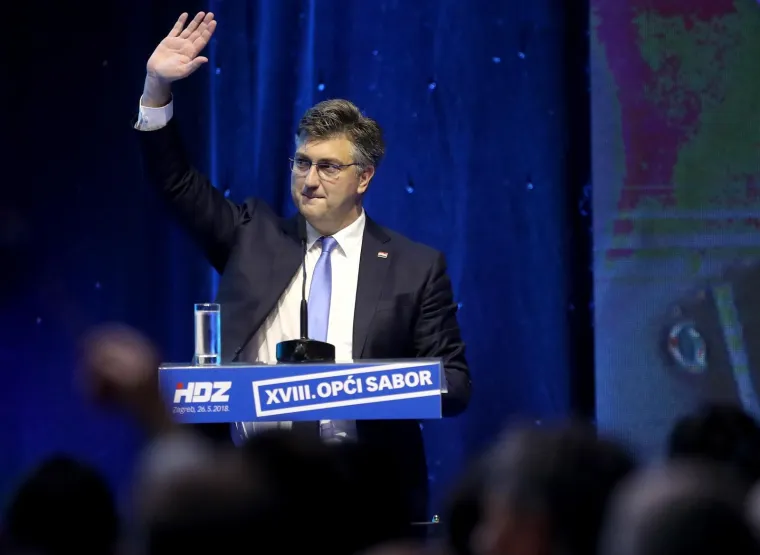 SABOR HDZ-a U CIBONI: Dvorana ovacijama dočekala predsjednika stranke Plenkovića