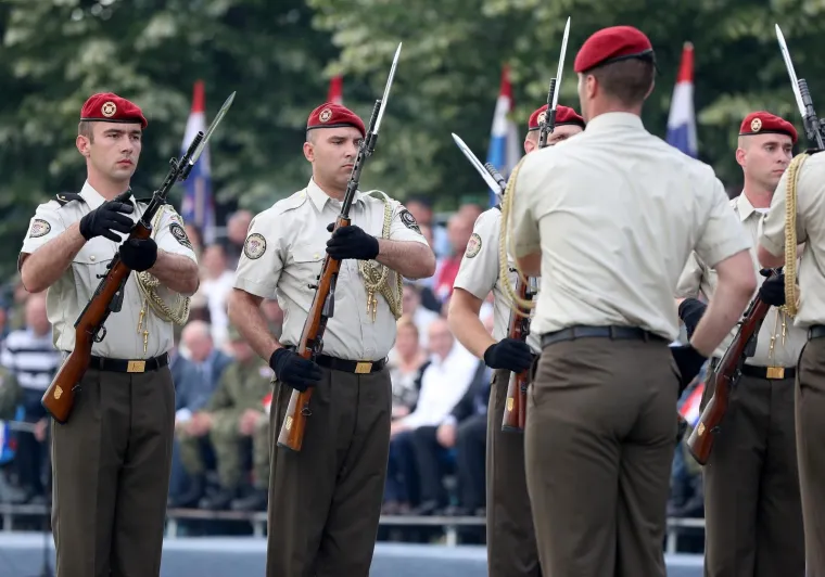 DEMONSTRACIJA MOĆI NA JARUNU: Hrvatska vojska pred građanima pokazala &scaron;to posjeduje