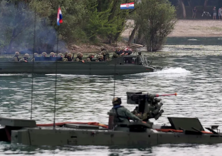 DEMONSTRACIJA MOĆI NA JARUNU: Hrvatska vojska pred građanima pokazala &scaron;to posjeduje