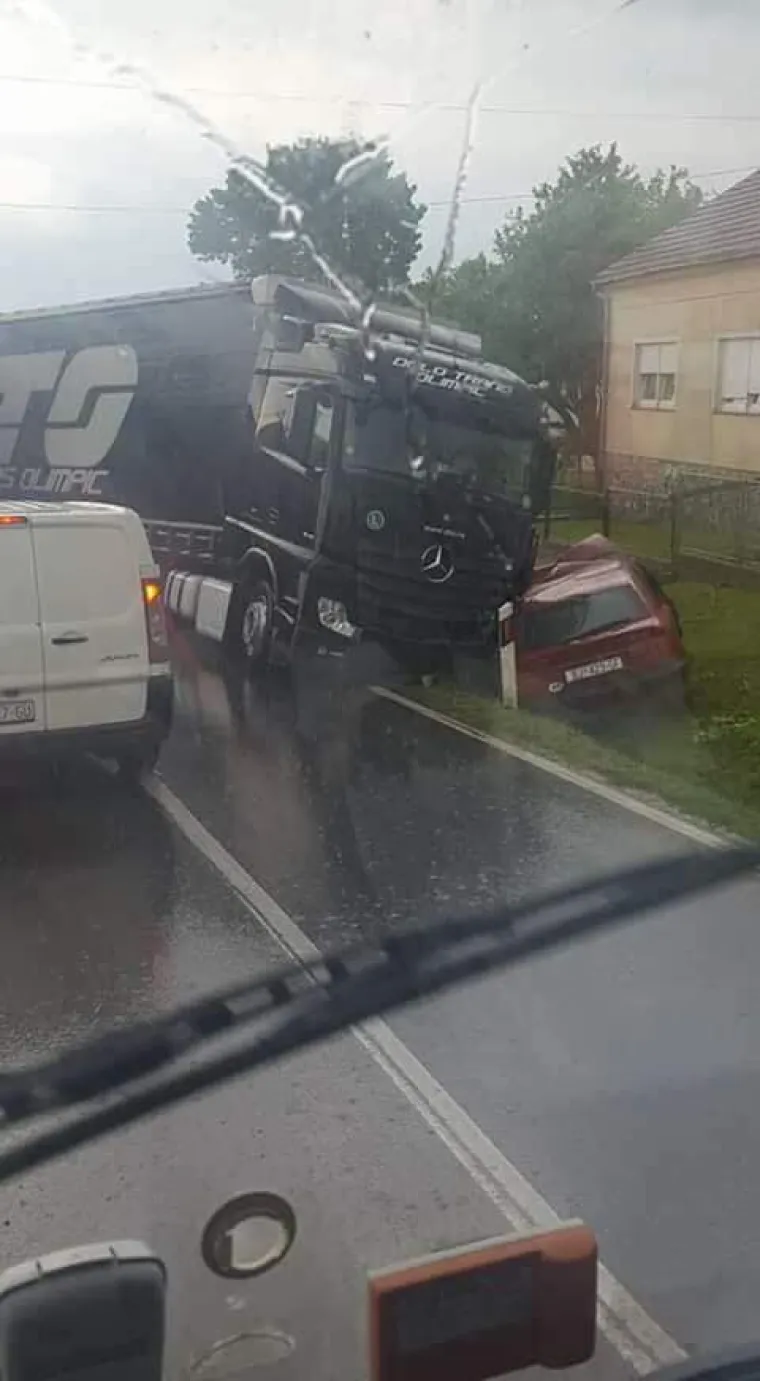 Čitateljica nam poslala uznemirujuće fotografije i poručila: 'Strahujemo za na&scaron;u djecu'