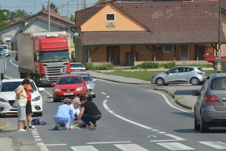 Uznemirujuće fotografije: Mercedesom na pje&scaron;ačkom prijelazu naletio na dječaka