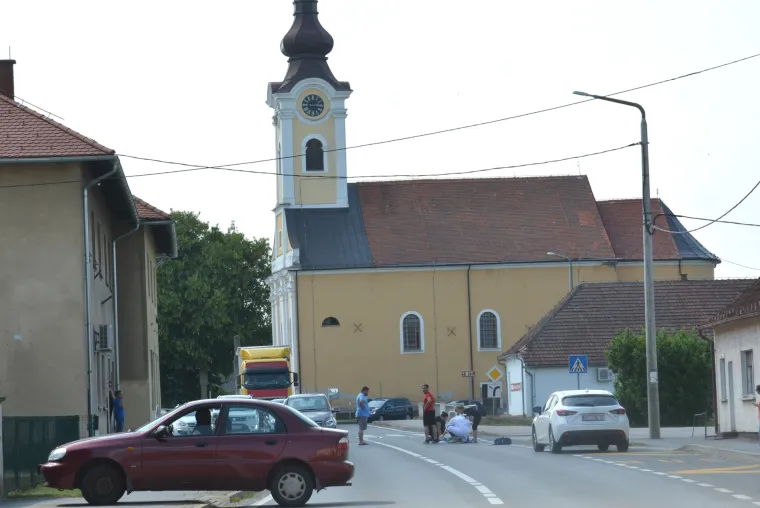 Uznemirujuće fotografije: Mercedesom na pje&scaron;ačkom prijelazu naletio na dječaka